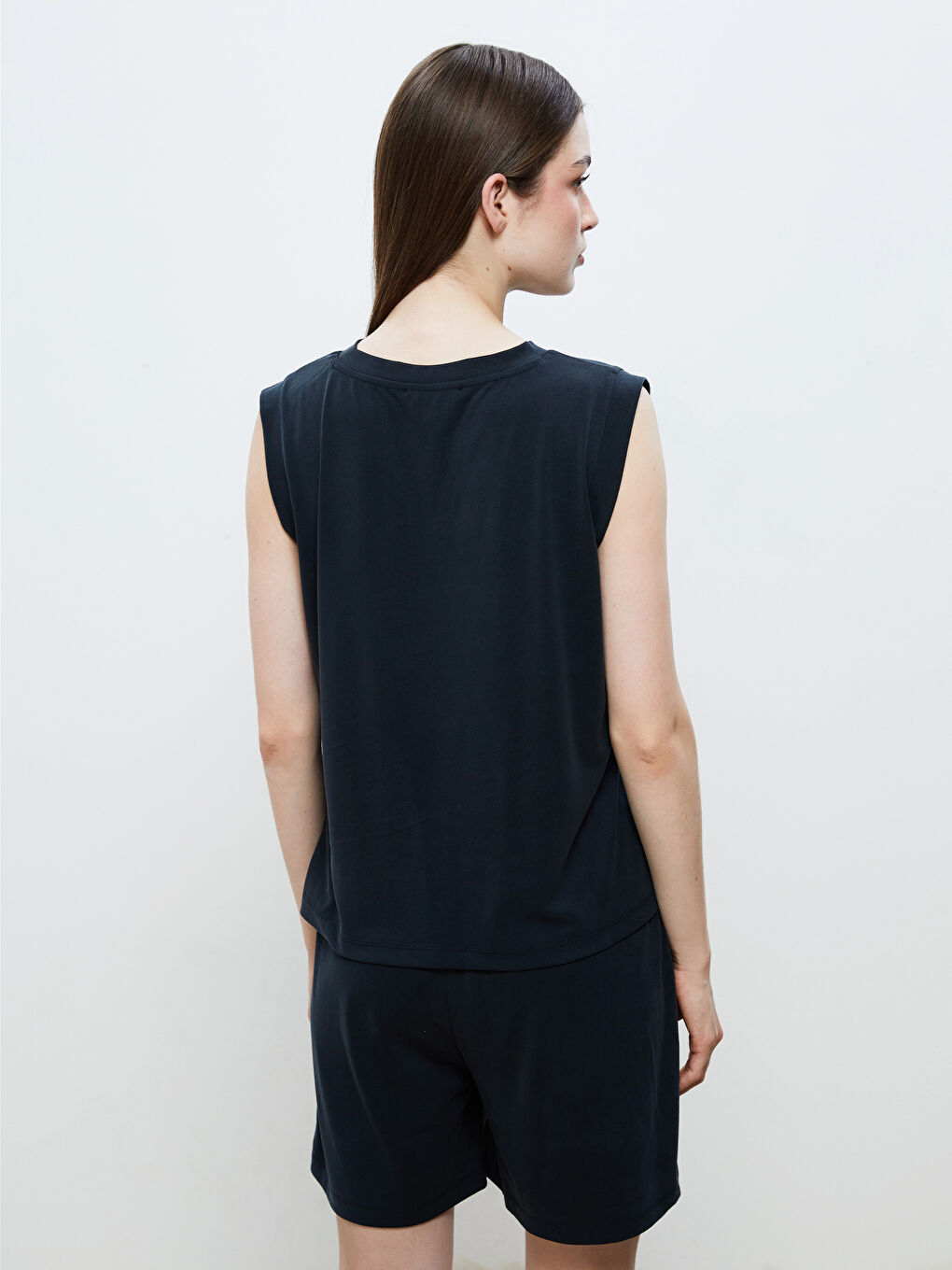 Siyah Bisiklet Yaka Kadın Atlet-3