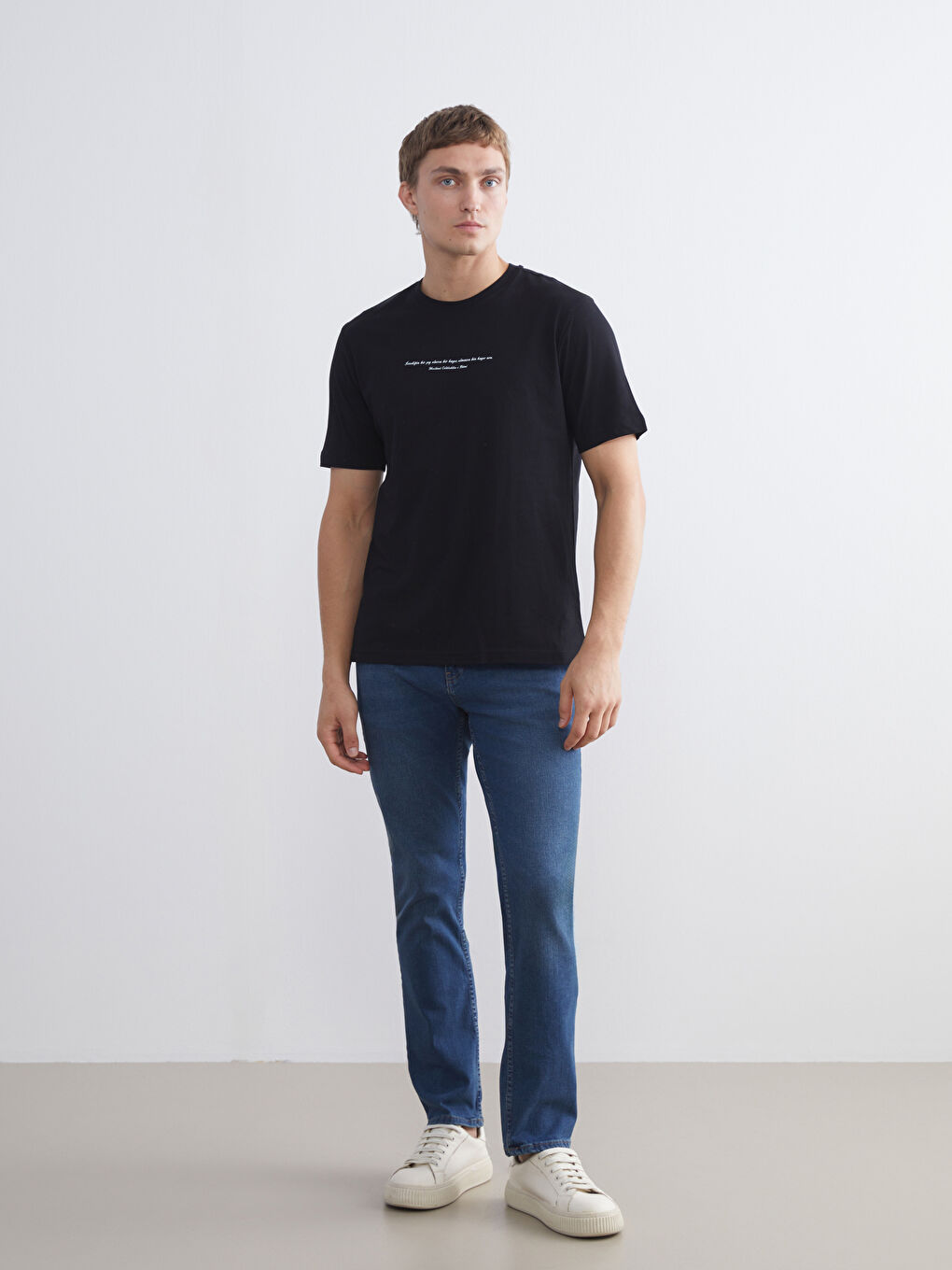 Siyah Bisiklet Yaka Baskılı Penye Erkek Tişört-1