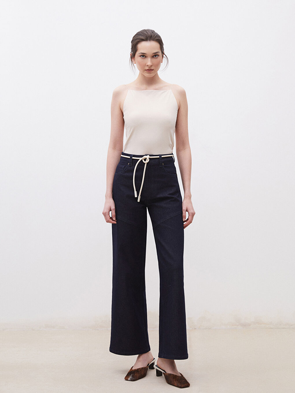 Ekru Halter Yaka Kadın Atlet-1