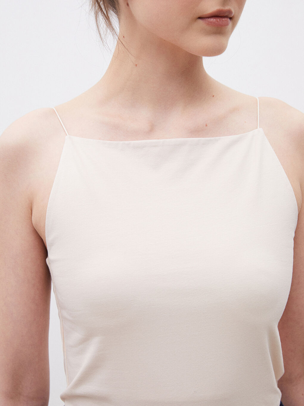 Ekru Halter Yaka Kadın Atlet-2