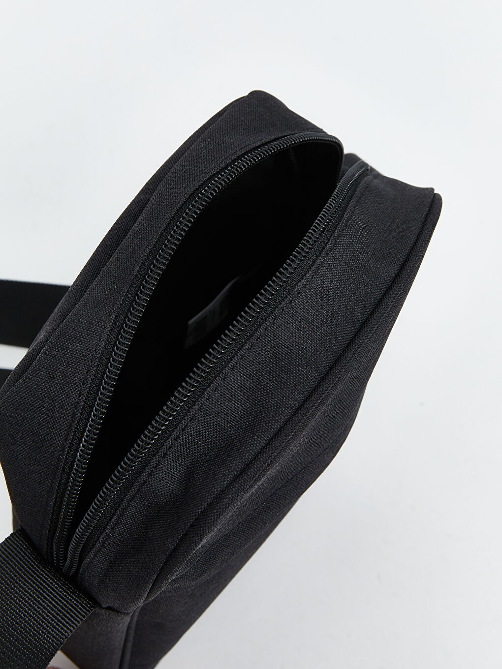 Siyah Ayarlanabilir Askılı Erkek Omuz Çantası-4