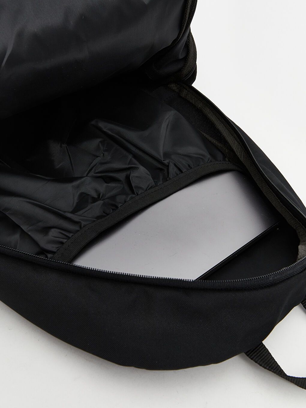 Siyah Laptop Bölmeli Erkek Sırt Çantası-6