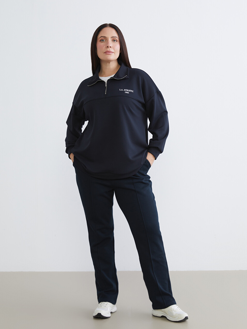 Women's Elastic Waist Straight Sweatpants