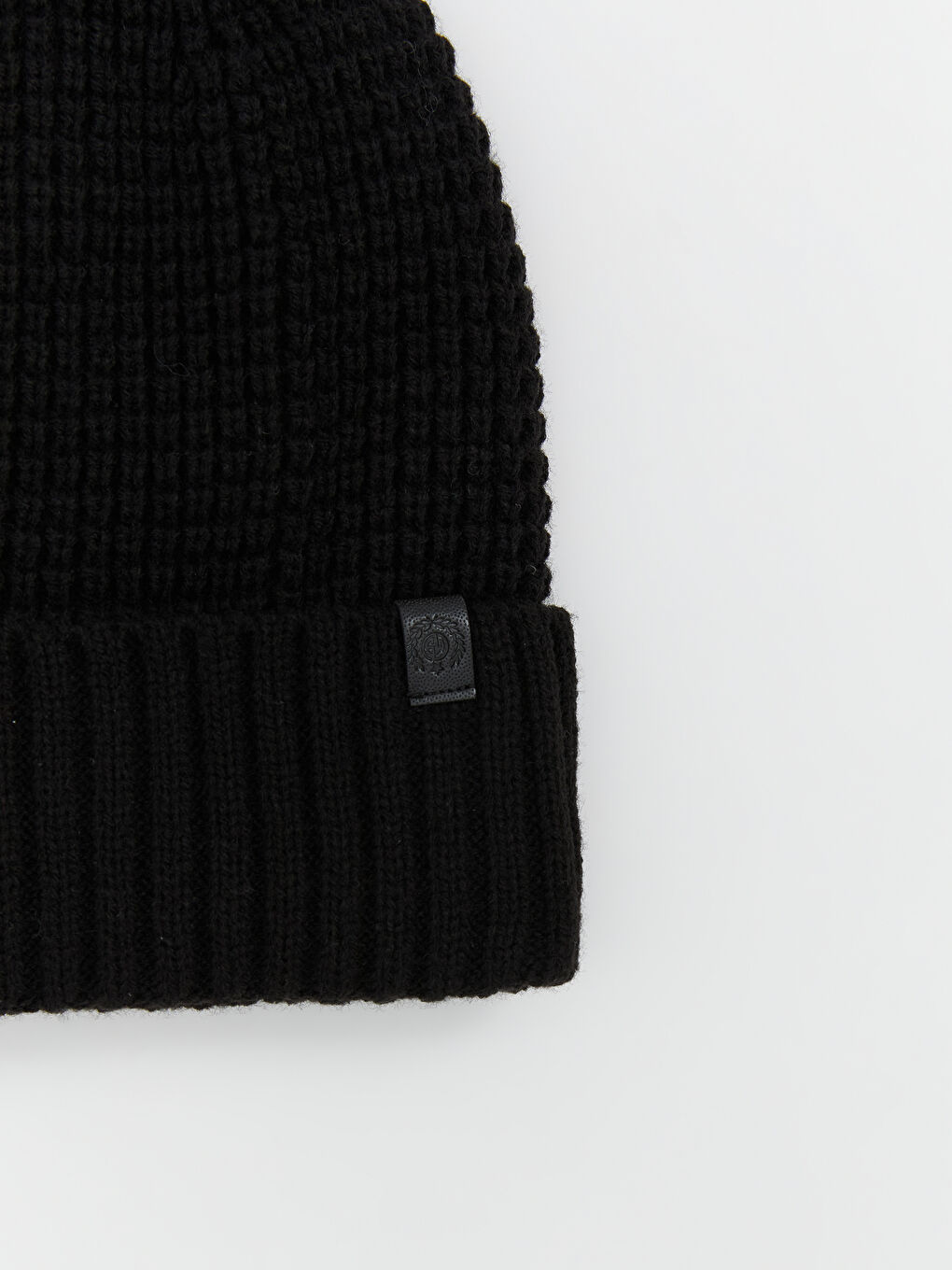 Siyah Etiket Baskılı Triko Erkek Bere-2