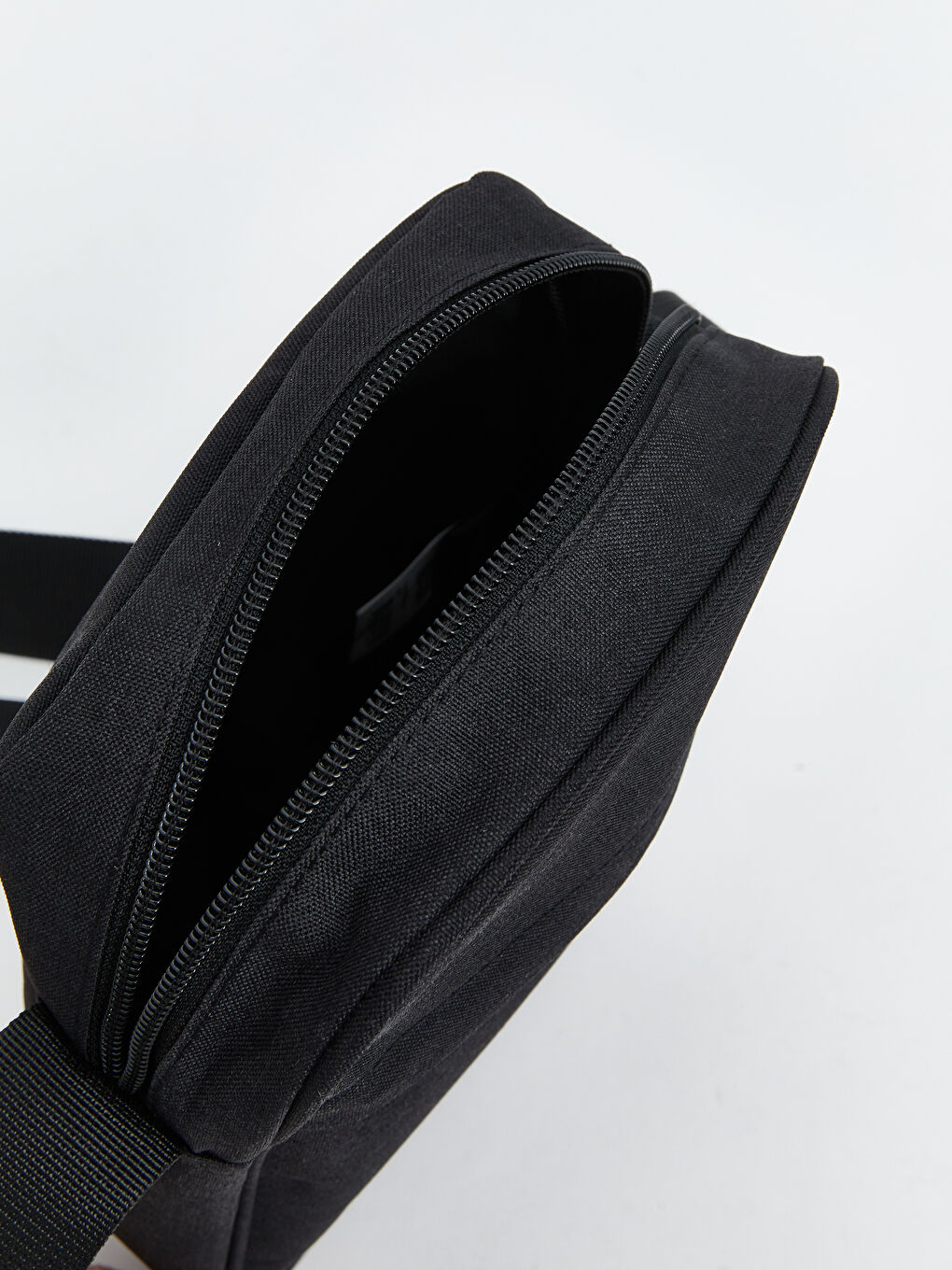 Siyah Ayarlanabilir Askılı Erkek Omuz Çantası-4