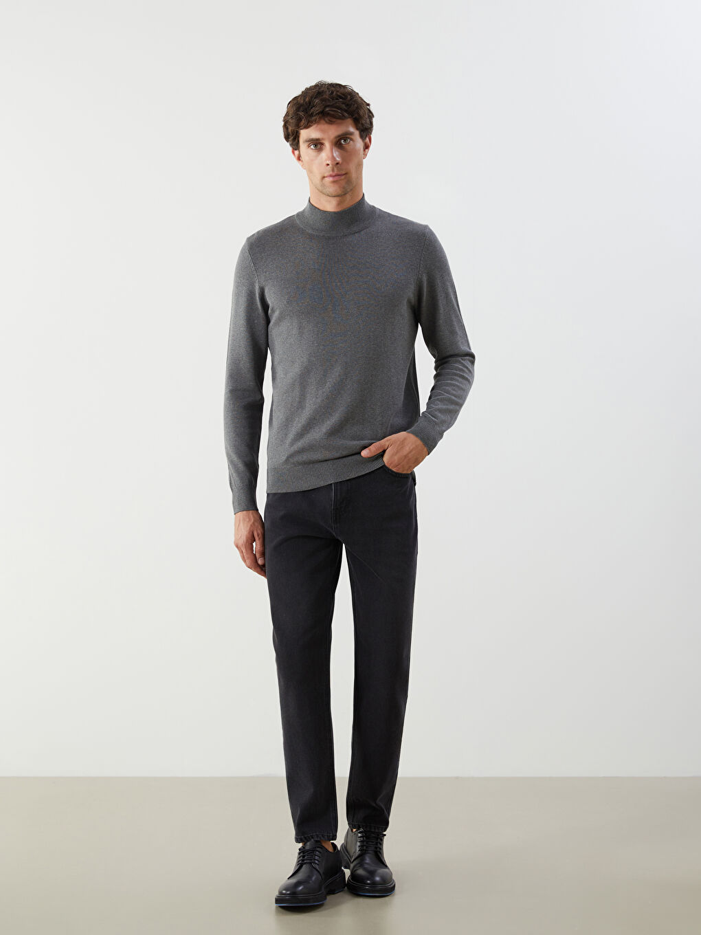 LCWAIKIKI كلاسيك نیوەگەردەنبەند قۆڵ درێژ بۆ پیاوان تریکۆ بلوز -W42151Z8-EEZ