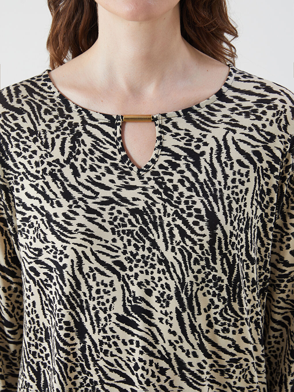 Ekru Bisiklet Yaka Desenli Uzun Kollu Kadın Bluz-2