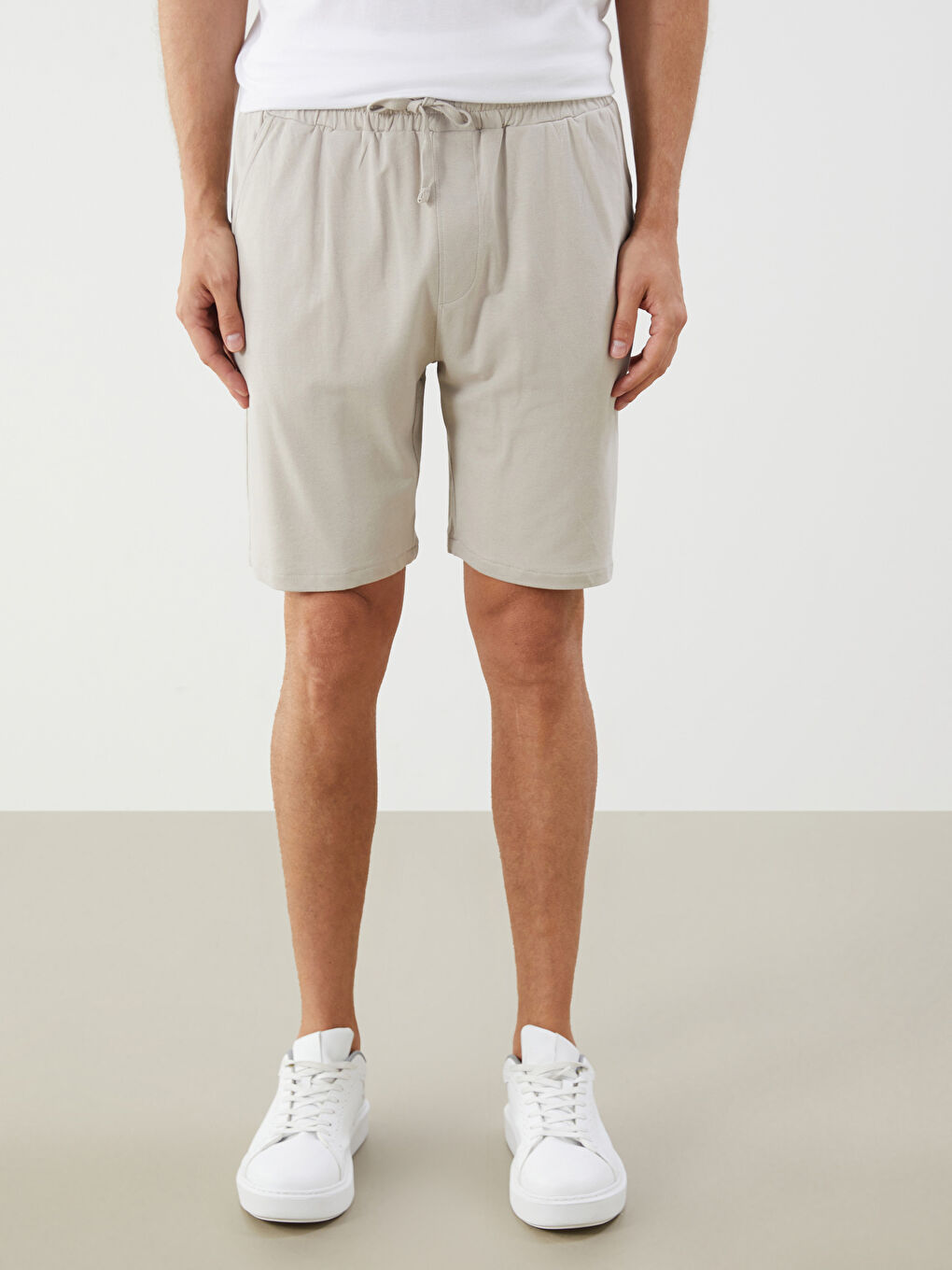 LCWAIKIKI Classic Standard Fit Men's Shorts -S53431Z8-SNE