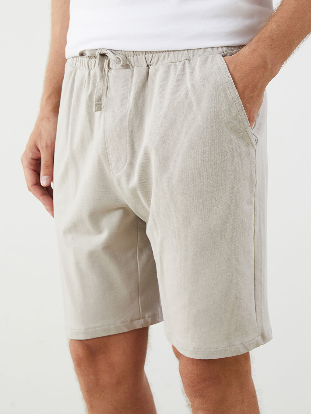 LCWAIKIKI Classic Standard Fit Men's Shorts -S53431Z8-SNE