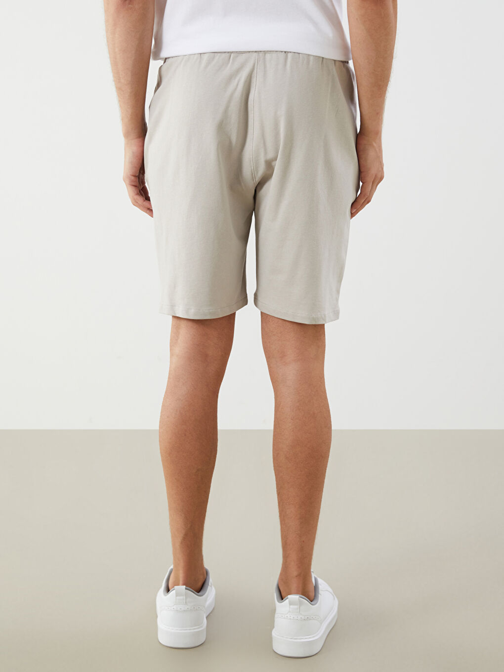 LCWAIKIKI Classic Standard Fit Men's Shorts -S53431Z8-SNE