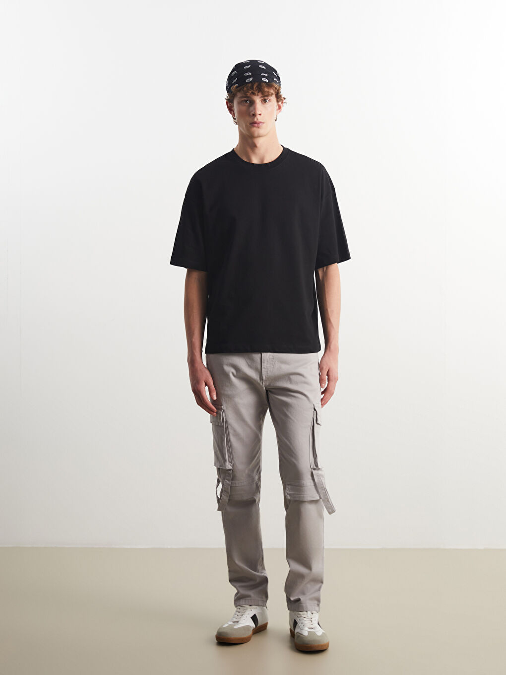 Siyah Bisiklet Yaka Penye Erkek Tişört-3