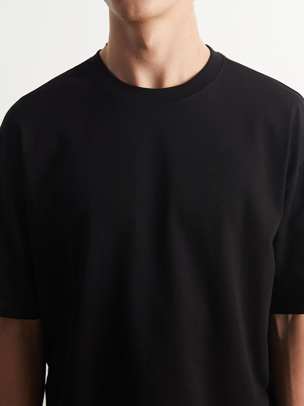 Siyah Bisiklet Yaka Penye Erkek Tişört-7