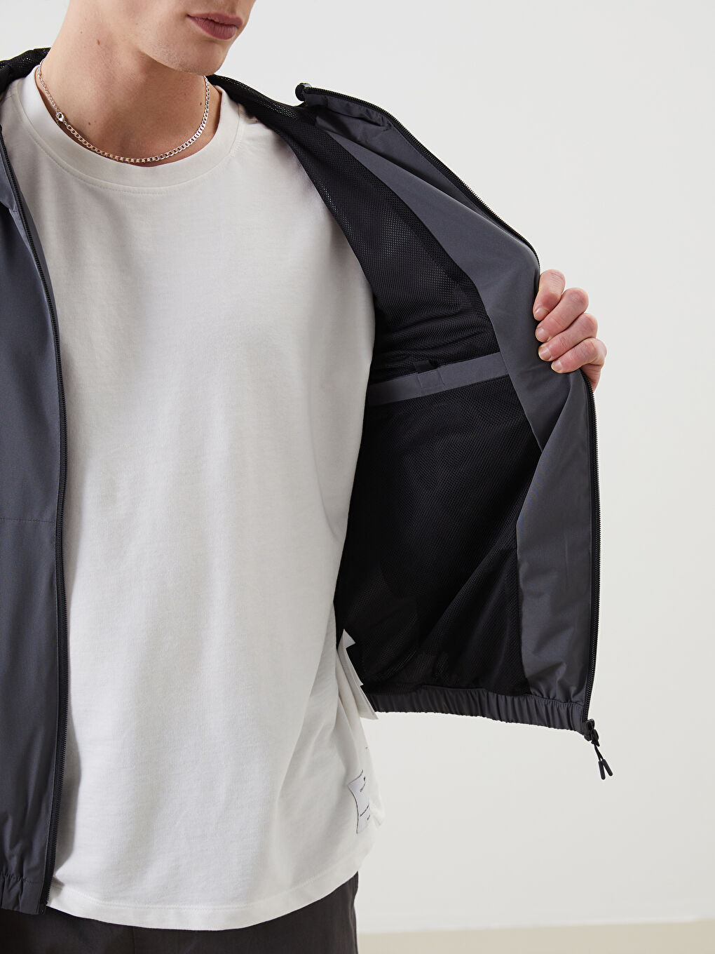 Antrasit Standart Kalıp Kapüşonlu Erkek Yağmurluk-4