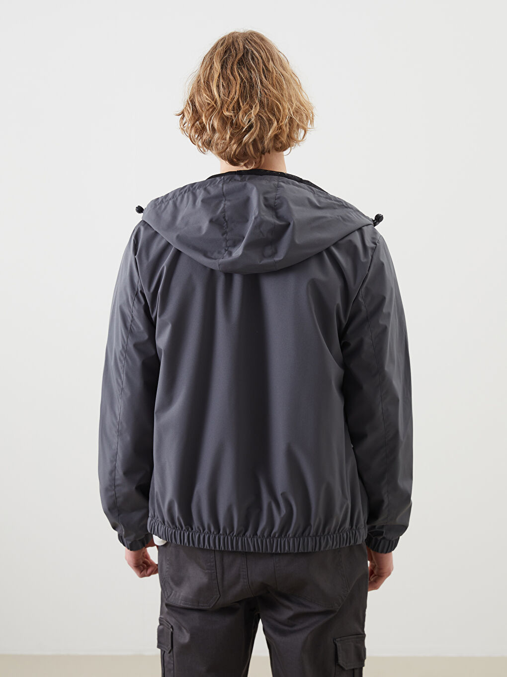 Antrasit Standart Kalıp Kapüşonlu Erkek Yağmurluk-5