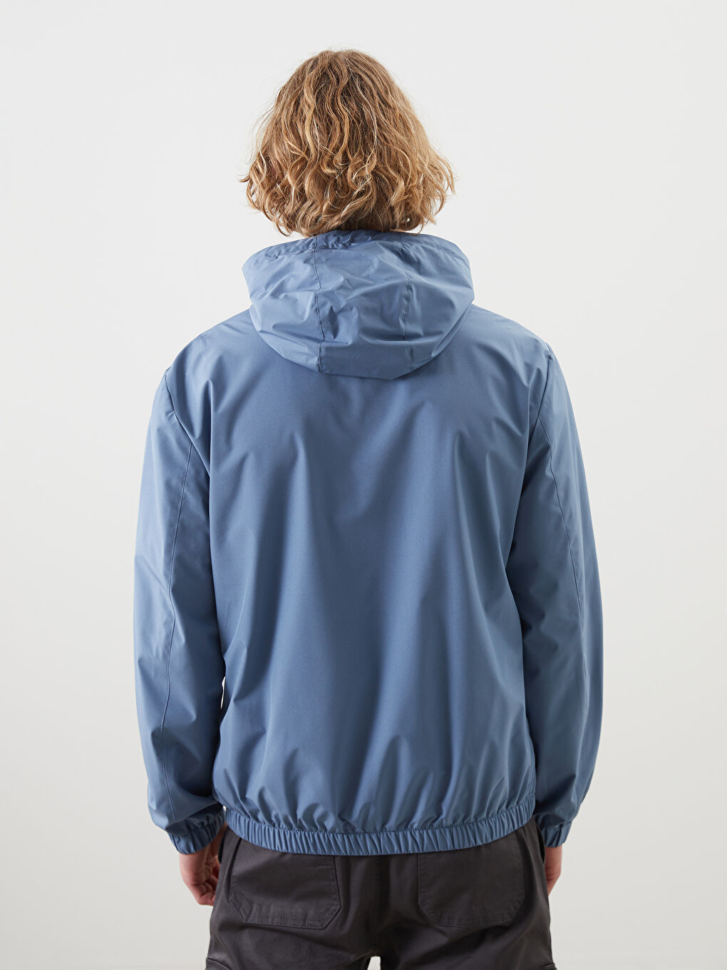 Mavi Standart Kalıp Kapüşonlu Erkek Yağmurluk-8