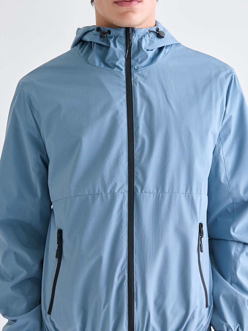 Mavi Standart Kalıp Kapüşonlu Erkek Yağmurluk-4