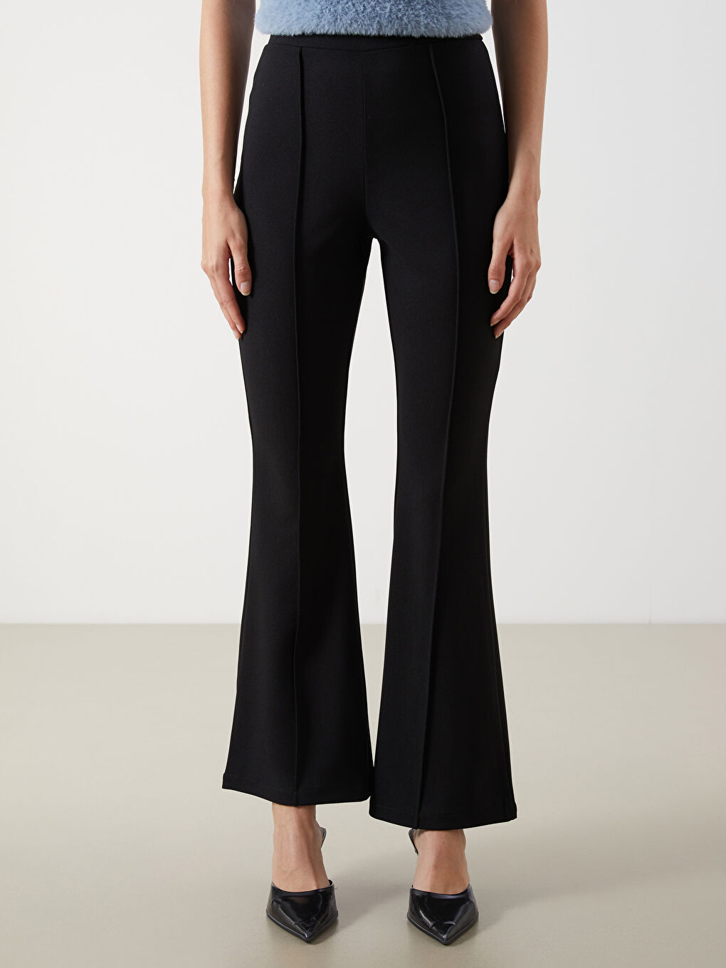 LCW Comfort Women's Trousers with Elastic Waist and Flared Leg -W50258Z8-CVL