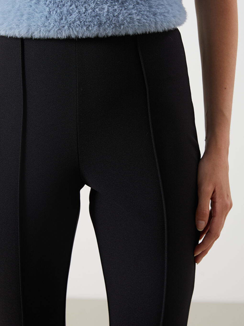 LCW Comfort Women's Trousers with Elastic Waist and Flared Leg -W50258Z8-CVL