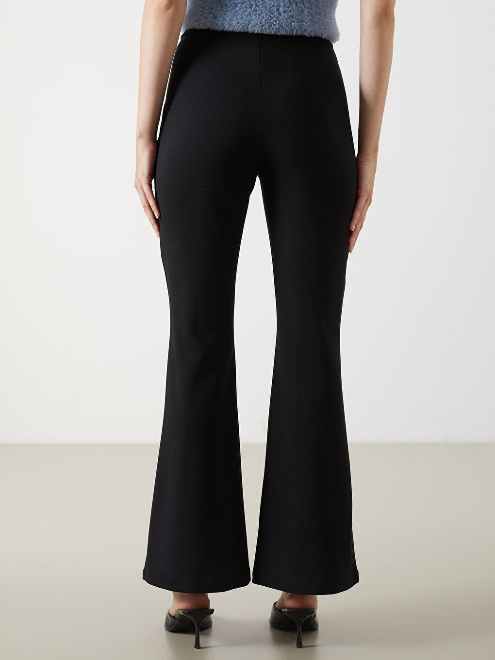 LCW Comfort Women's Trousers with Elastic Waist and Flared Leg -W50258Z8-CVL