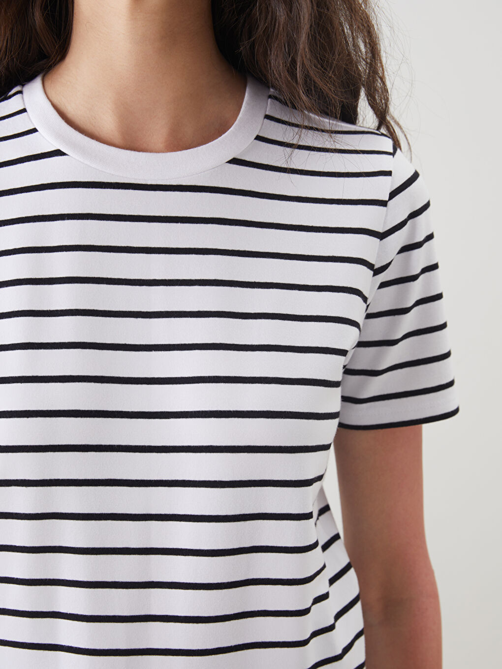 LCW Modest Crew Neck Striped Women's T-Shirt -W50329Z8-LEG