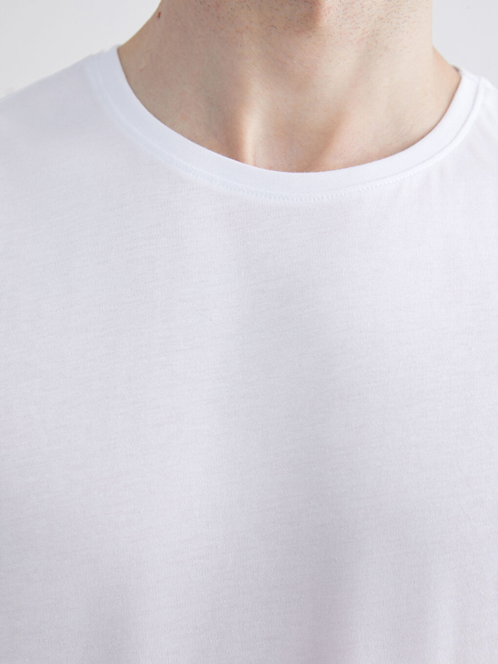 Beyaz Bisiklet Yaka Kolsuz Pamuklu Erkek Atlet-4