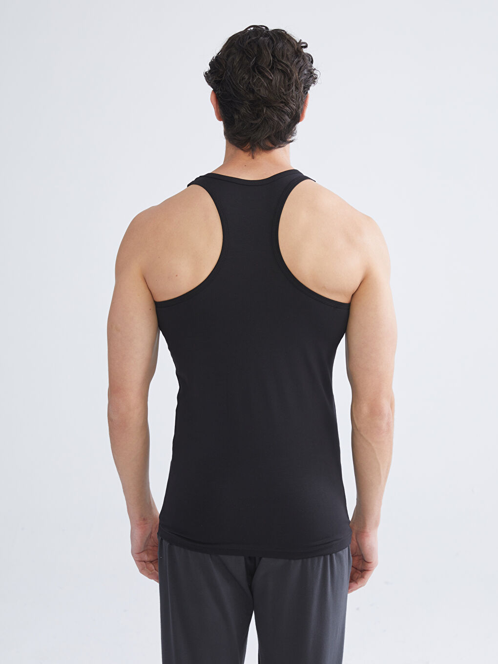 Siyah U Yaka Penye Erkek Atlet-3