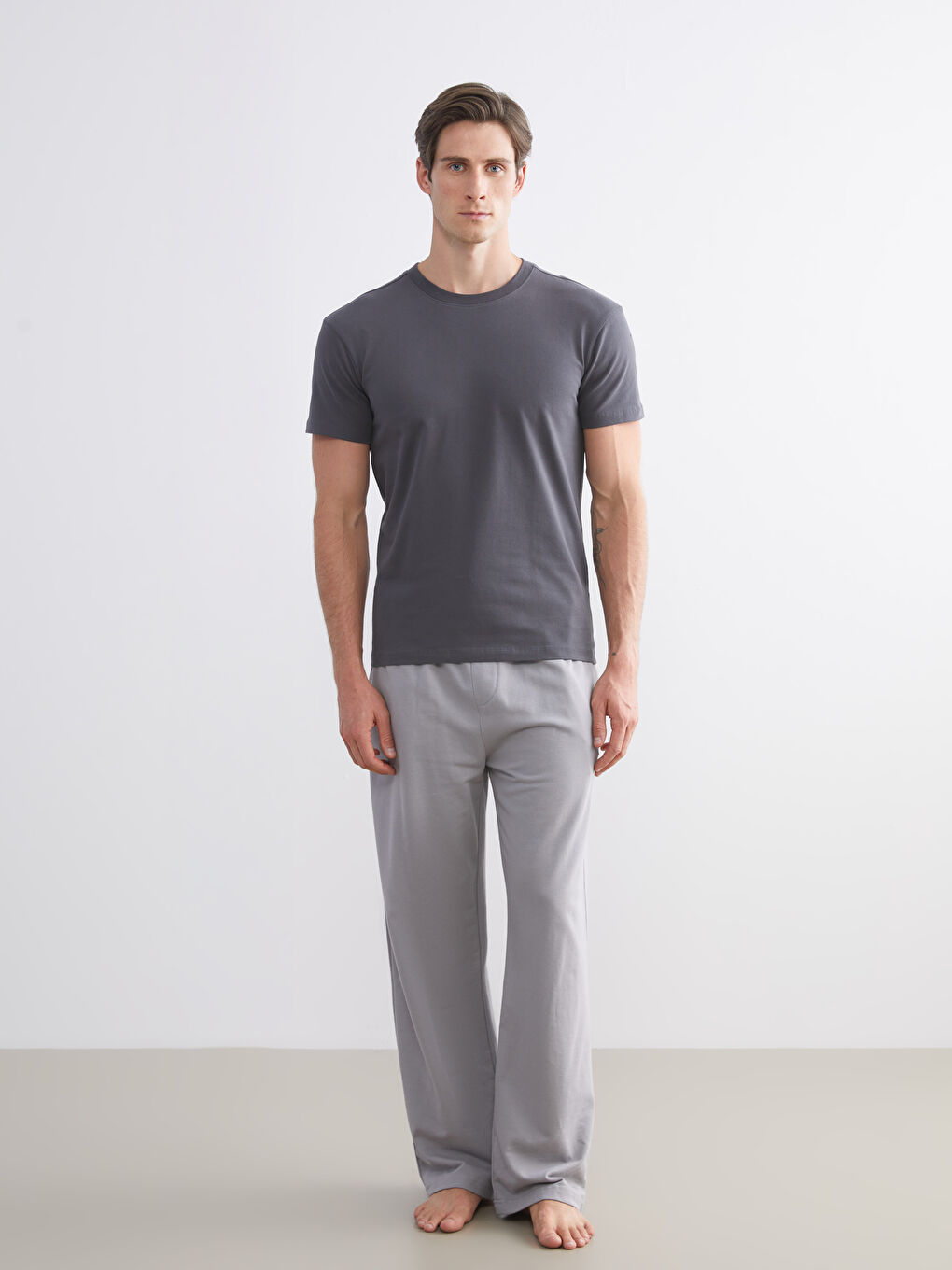 Gri Bisiklet Yaka Kısa Kollu Erkek Atlet-1