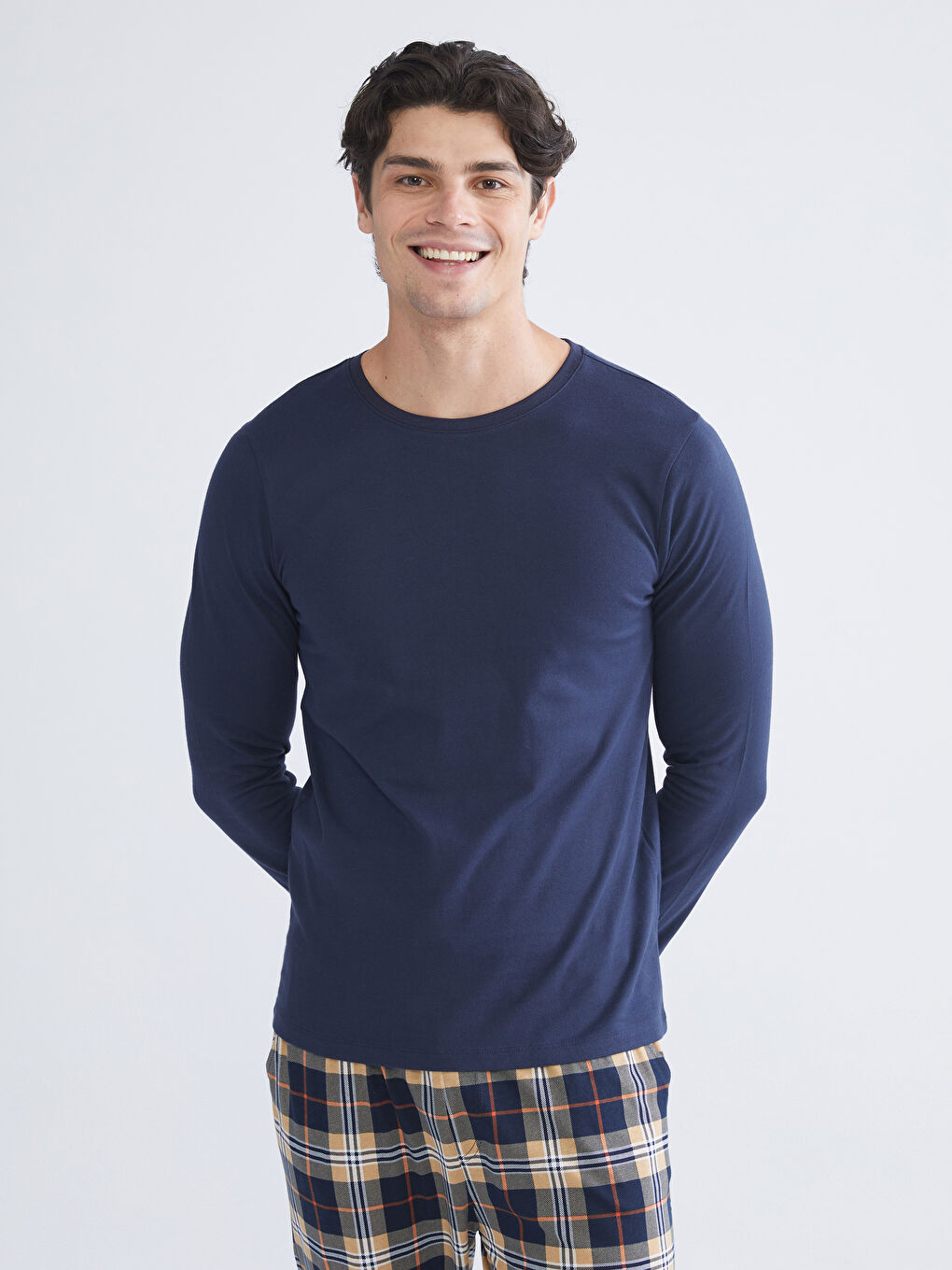 Muški prsluk s okruglim izrezom i dugim rukavima