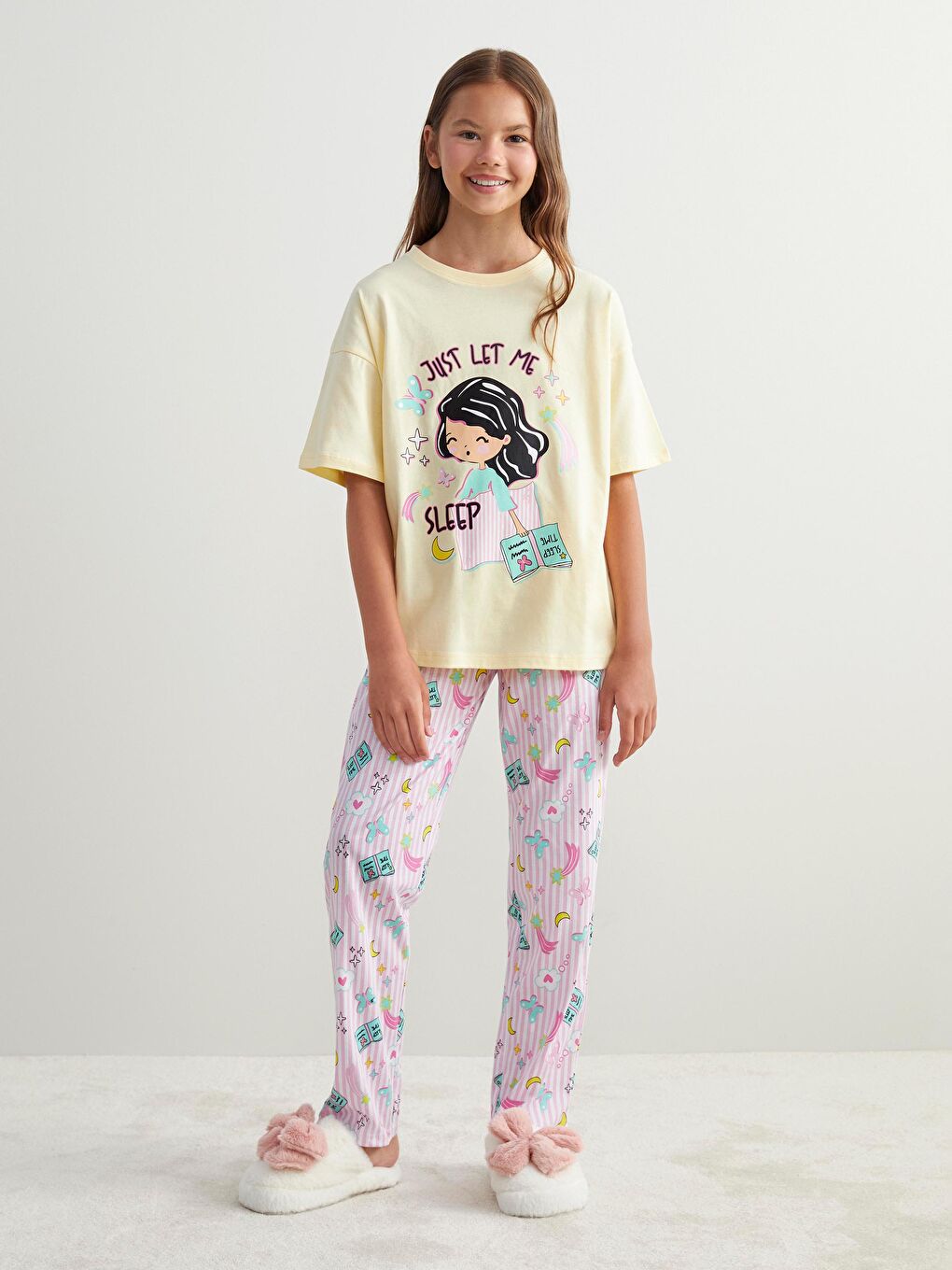 LCW Kids Crew Neck Girls' Pyjama Set -W50581Z4-FQ0