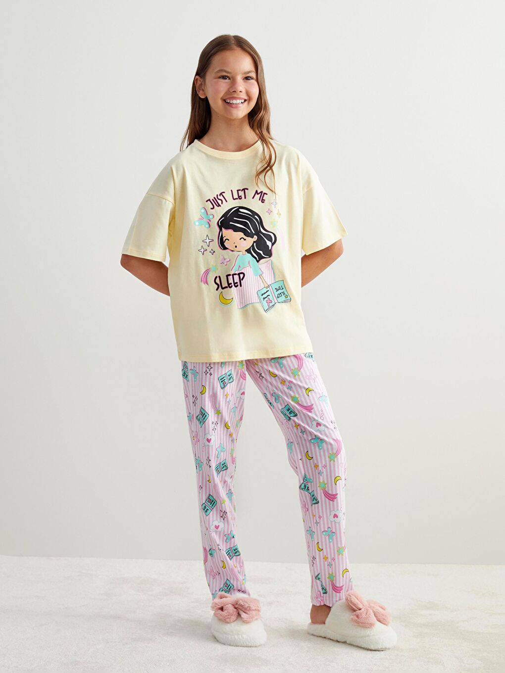 LCW Kids Crew Neck Girls' Pyjama Set -W50581Z4-FQ0