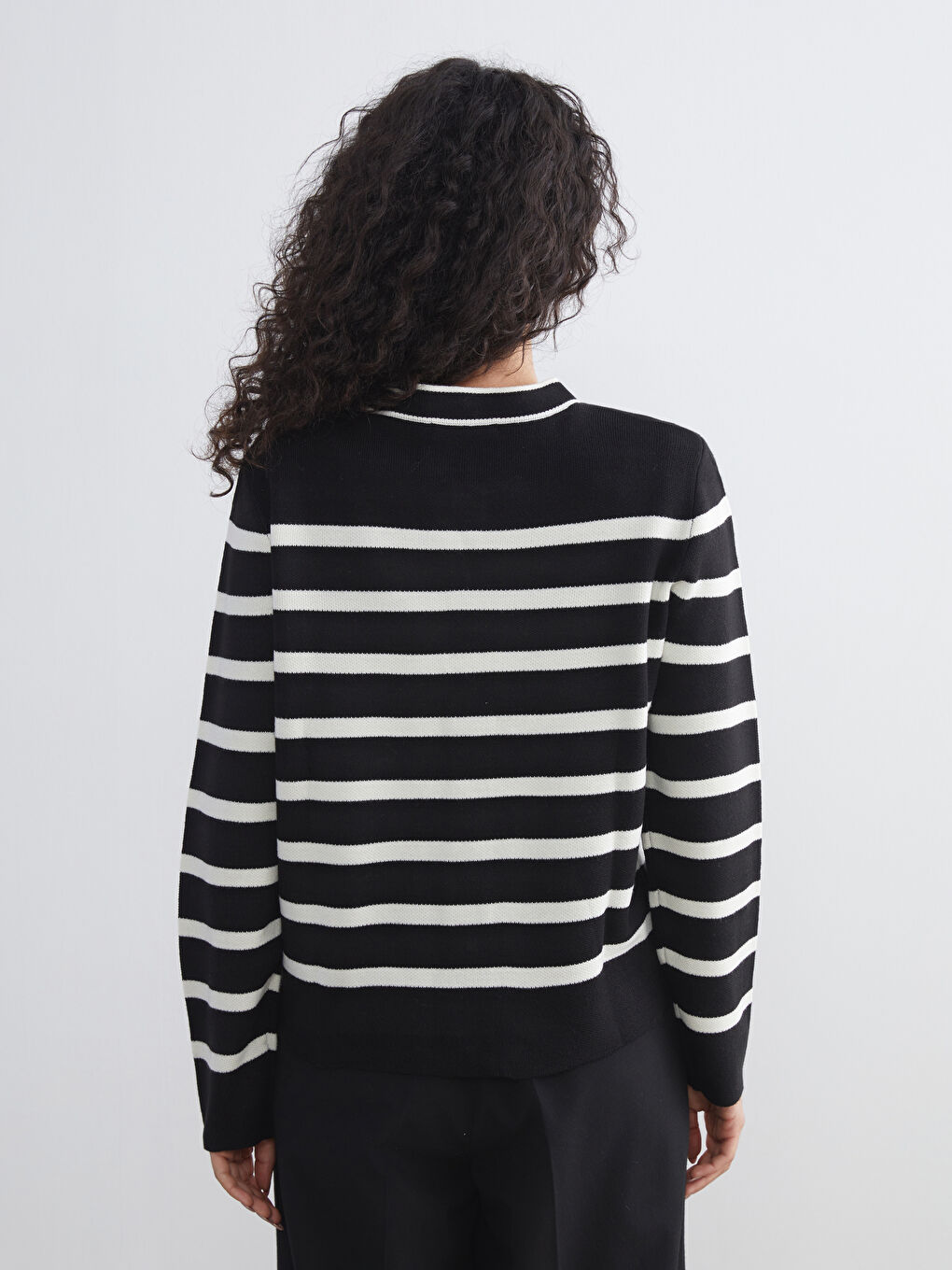 Crew Neck Striped Women's Knitwear Cardigan-3