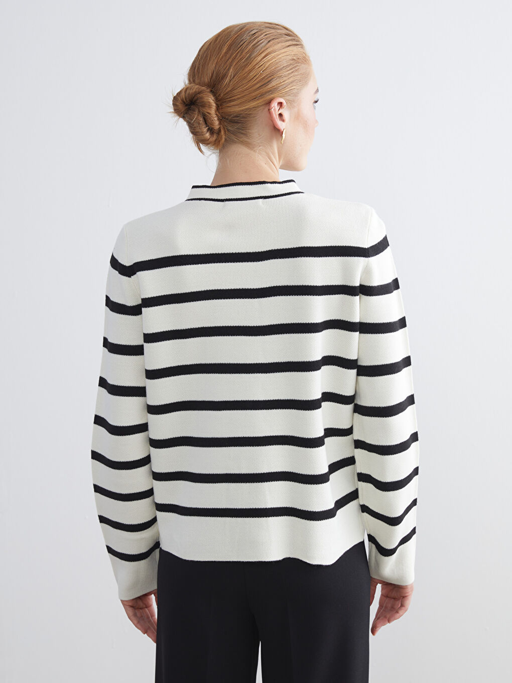 Crew Neck Striped Women's Knitwear Cardigan-3