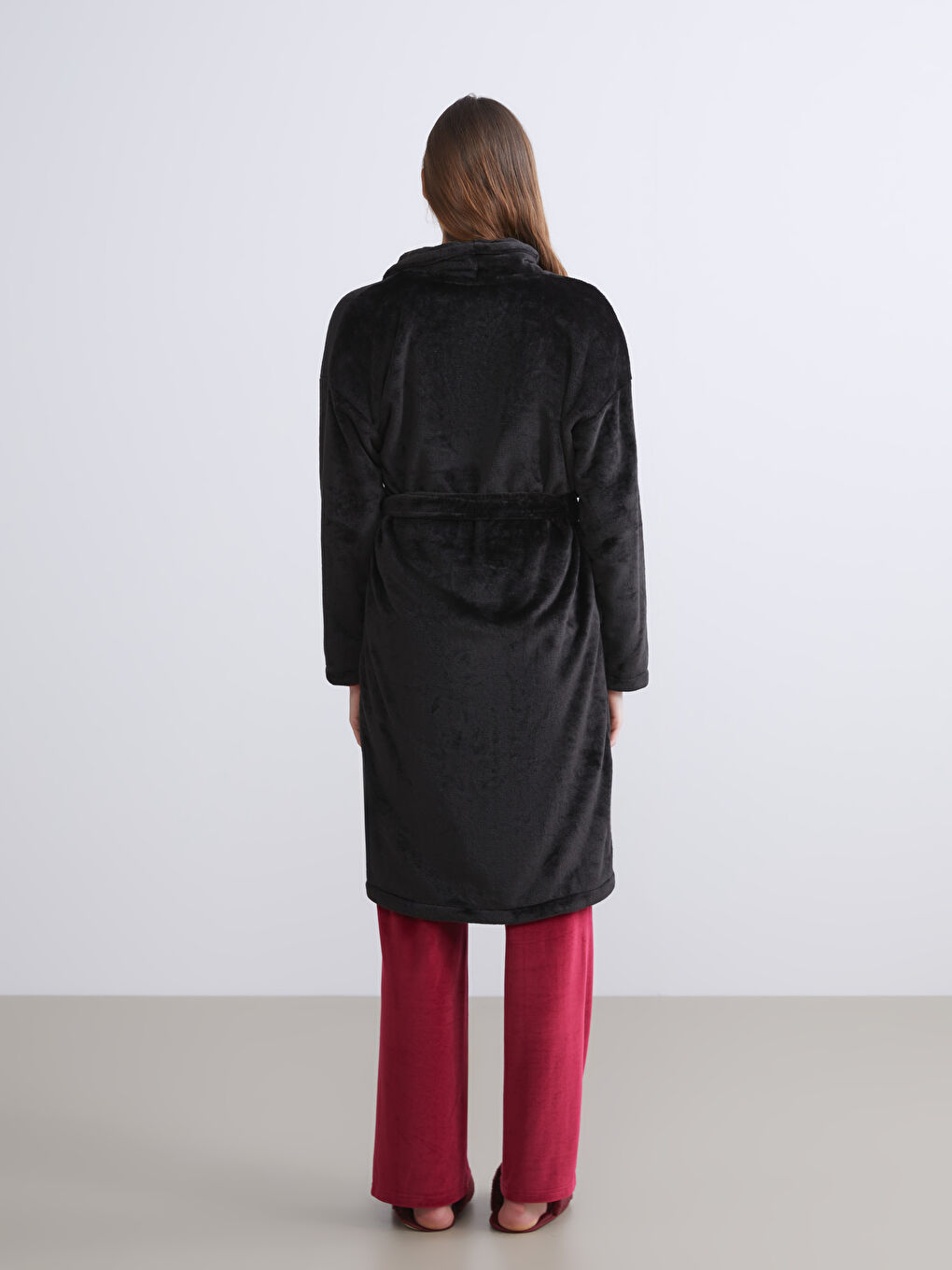 Žena CRNA Ogrtač-3