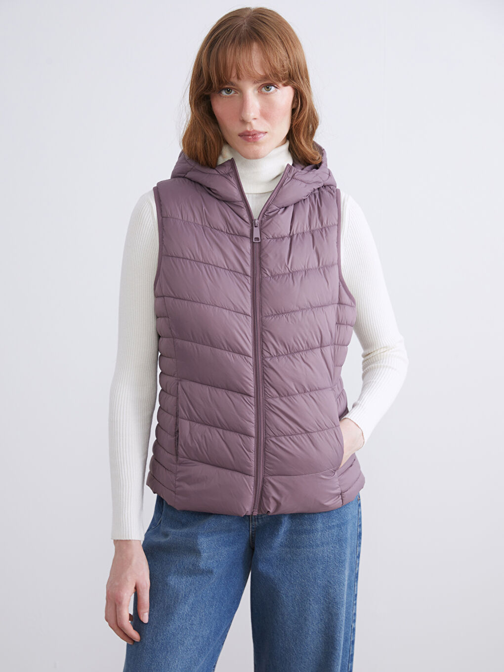 LCWAIKIKI Classic Hooded Women's Puffer Gilet -W50792Z8-J4B