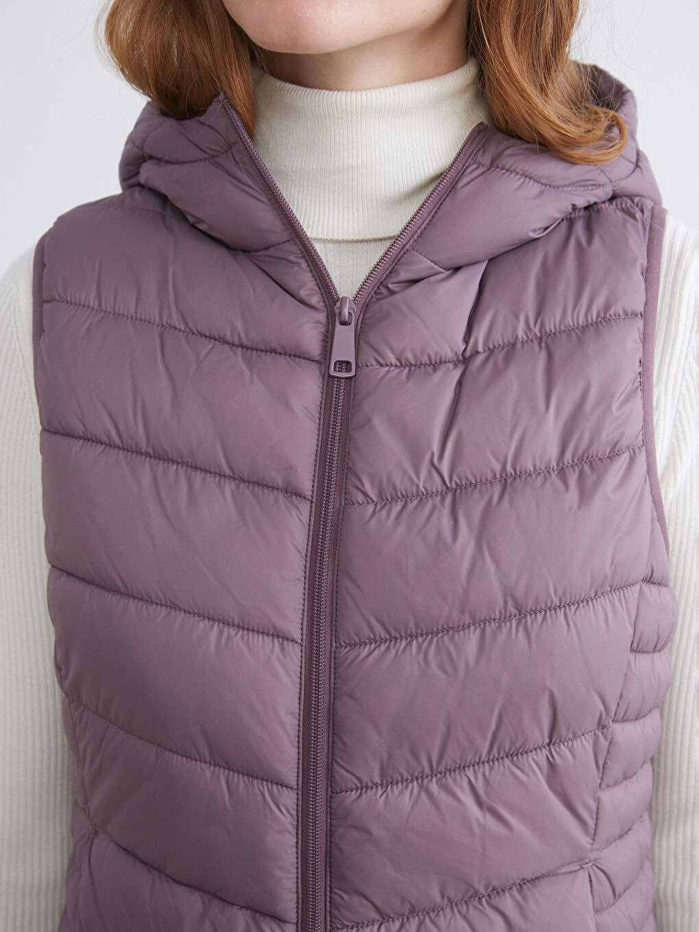 LCWAIKIKI Classic Hooded Women's Puffer Gilet -W50792Z8-J4B