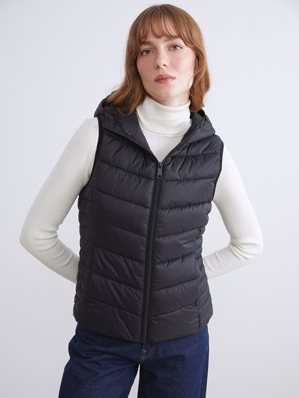LCWAIKIKI Classic Hooded Women's Puffer Gilet -W50792Z8-CVL