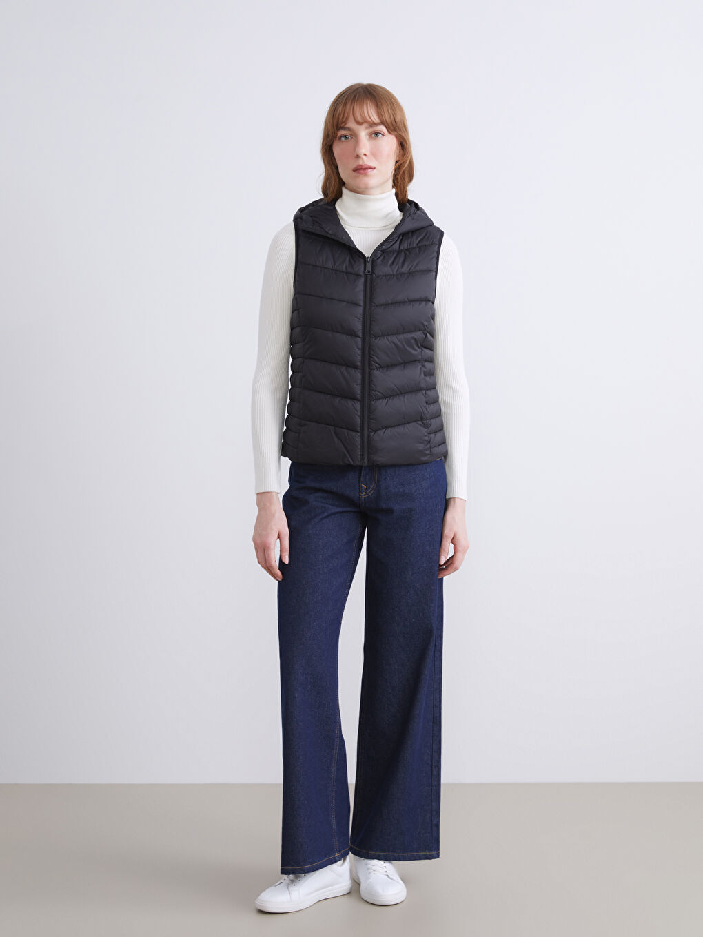 LCWAIKIKI Classic Hooded Women's Puffer Gilet -W50792Z8-CVL