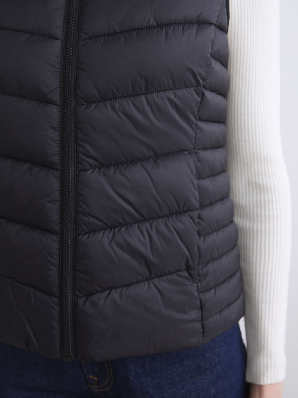 LCWAIKIKI Classic Hooded Women's Puffer Gilet -W50792Z8-CVL