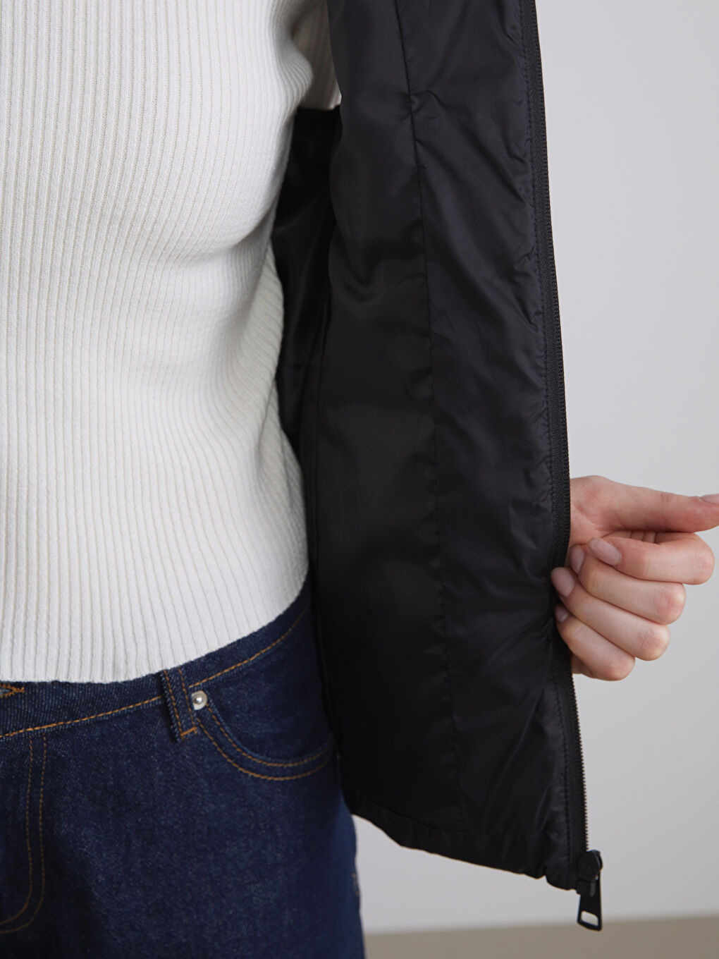 LCWAIKIKI Classic Hooded Women's Puffer Gilet -W50792Z8-CVL