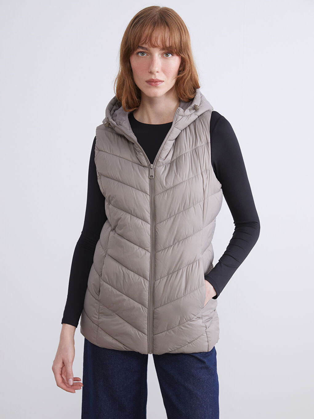 LCWAIKIKI Classic Hooded Women's Puffer Gilet -W50793Z8-CTC