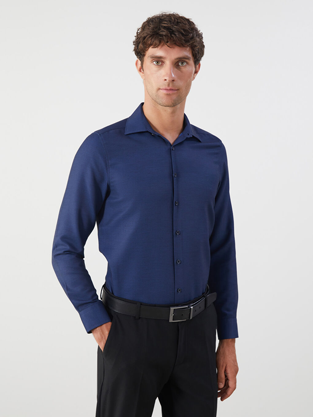 LCWAIKIKI Formal قميص رجالي دوبي بقصة ضيقة وكم طويل -W50804Z8-CRP