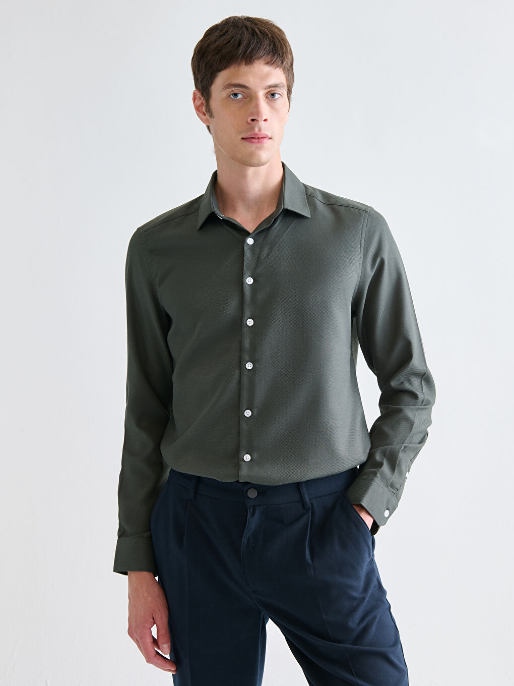 ерлерге арналған тар пішім ұзын жең добби матасы жейде