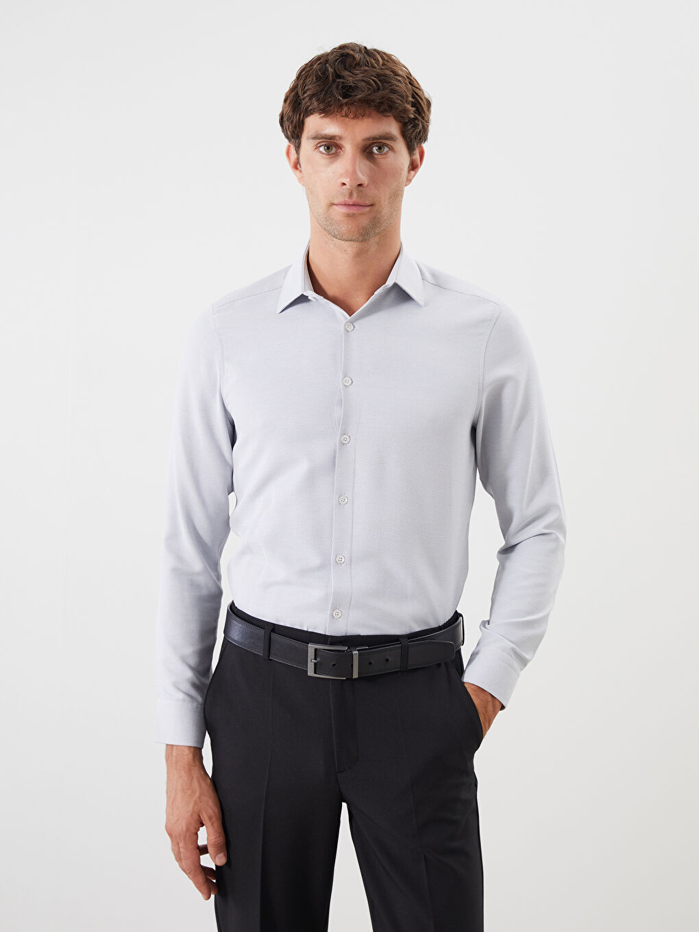 LCWAIKIKI Formal قميص رجالي دوبي بقصة ضيقة وكم طويل -W50804Z8-QJ1