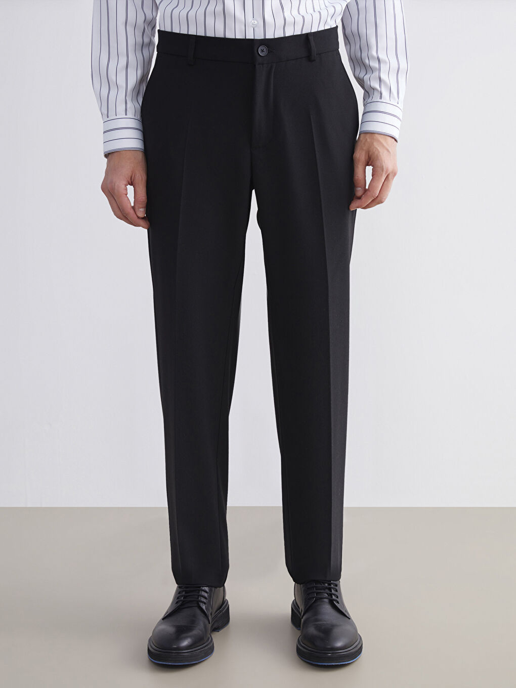 Siyah Standart Kalıp Erkek Pantolon-3