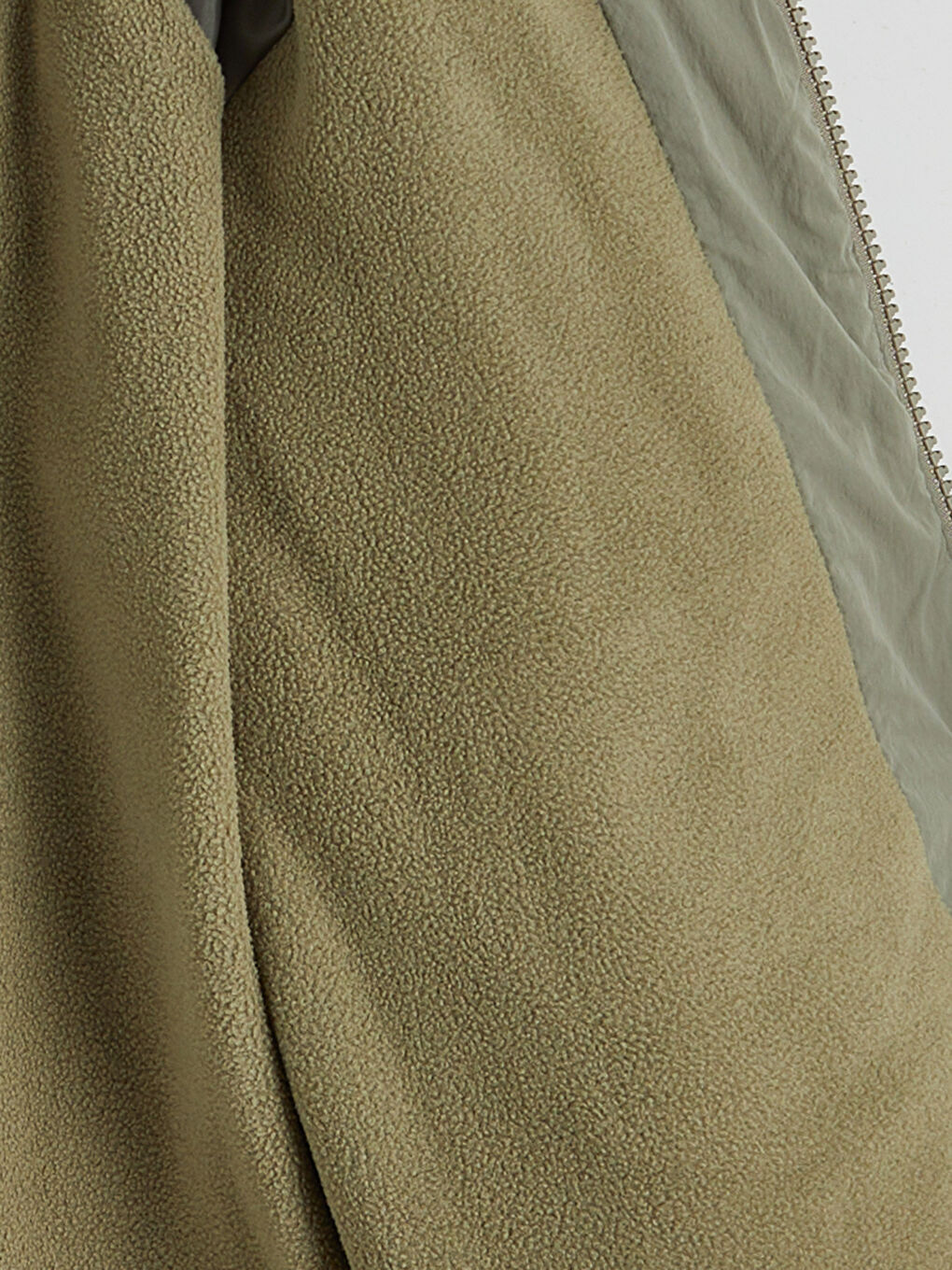 Yeşil Kapüşonlu Astarlı Erkek Çocuk Mont-3