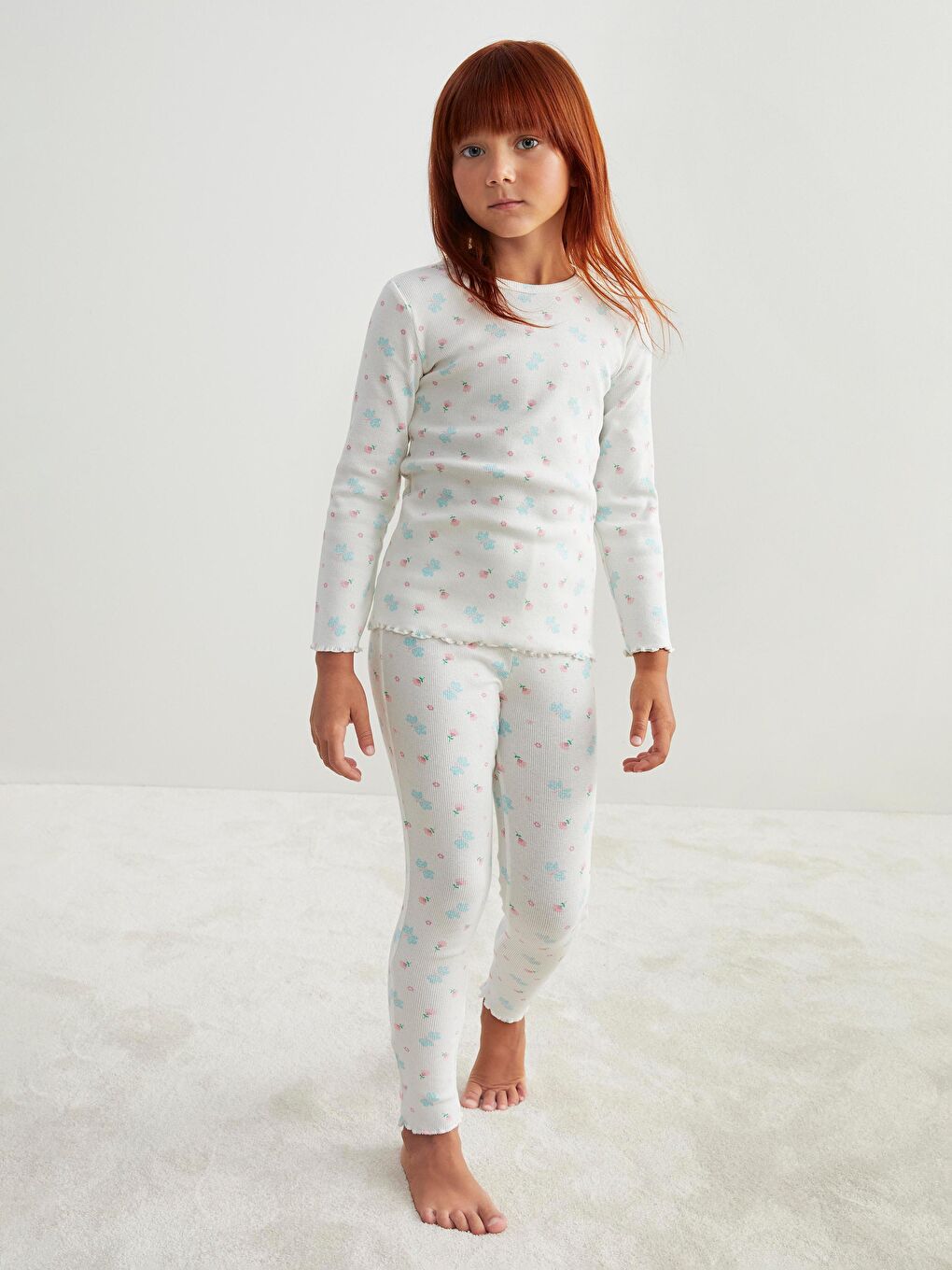 LCW Kids سێتی بیجامە گوڵدار یه‌خه‌ خڕ بۆ کچان -W50853Z1-LRA