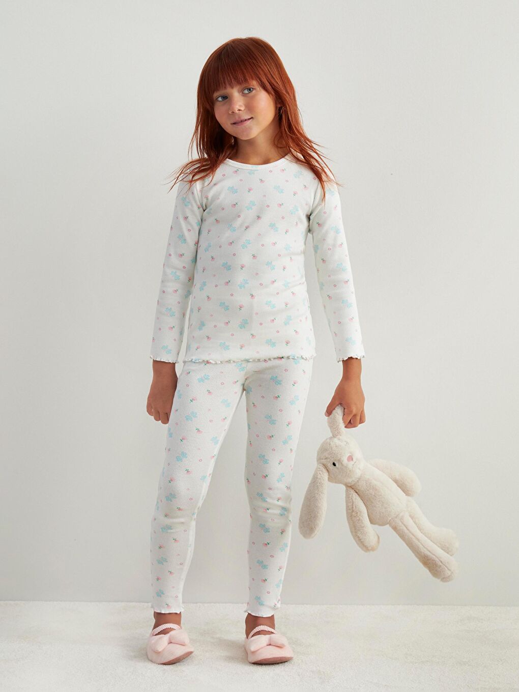 LCW Kids سێتی بیجامە گوڵدار یه‌خه‌ خڕ بۆ کچان -W50853Z1-LRA
