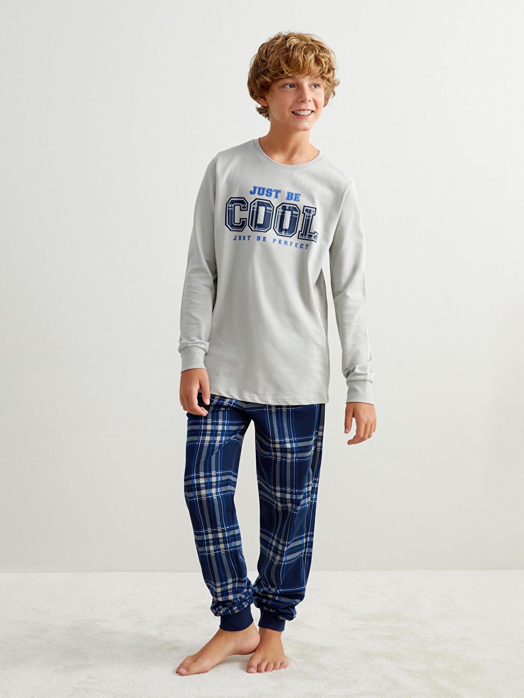 LCW DREAM Crew Neck Printed Boys' Pyjama Set -W51147Z4-KXV