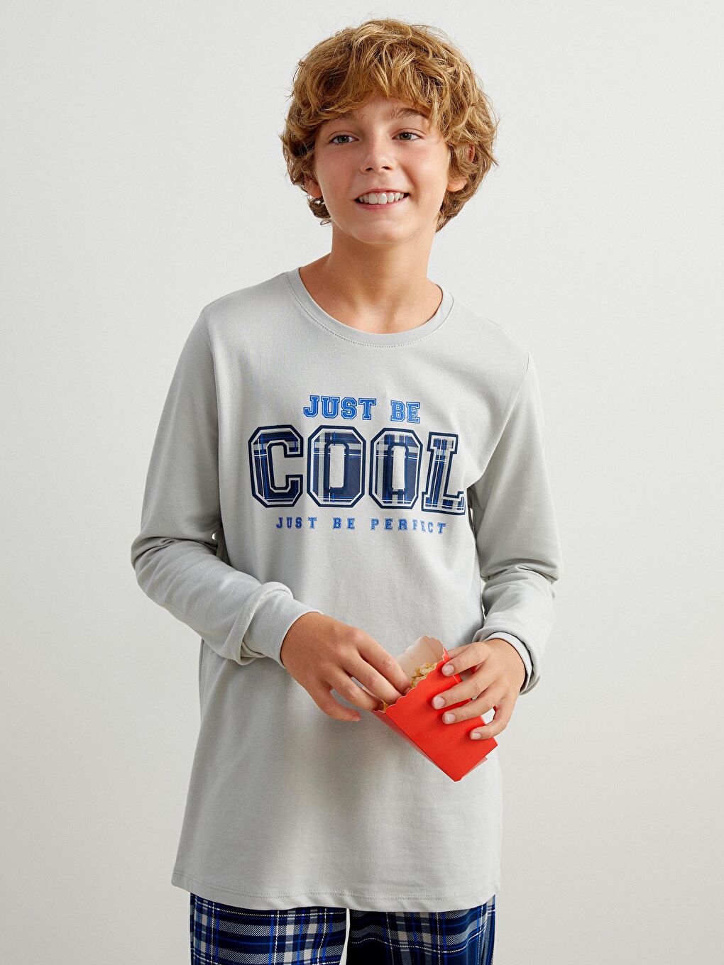 LCW DREAM Crew Neck Printed Boys' Pyjama Set -W51147Z4-KXV