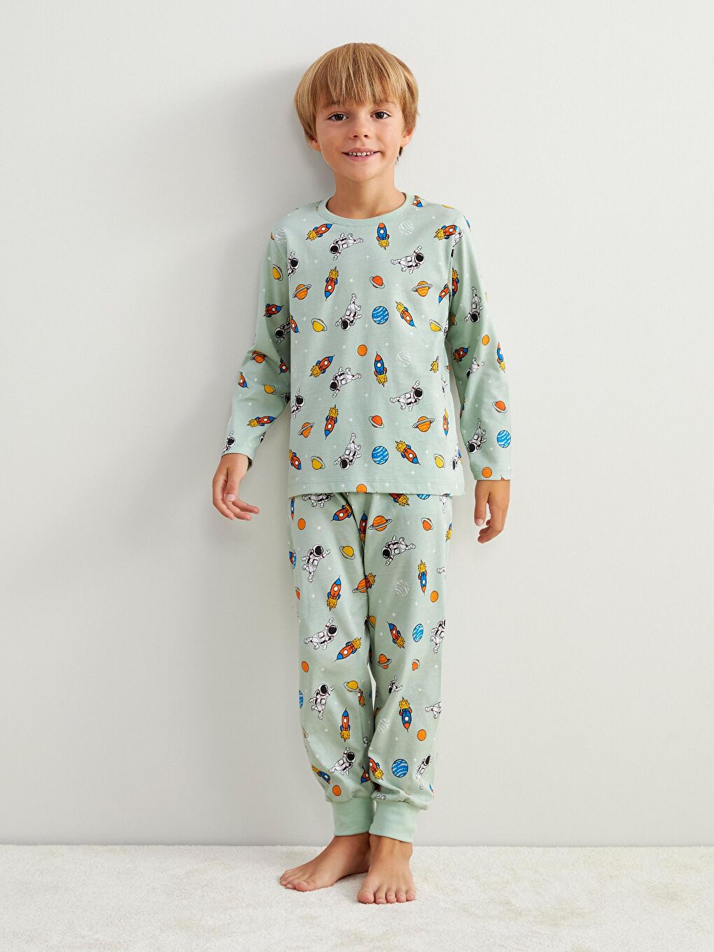 LCW Kids سێتی بیجامە چاپکراوی بۆ کوڕان -W51209Z1-LRK